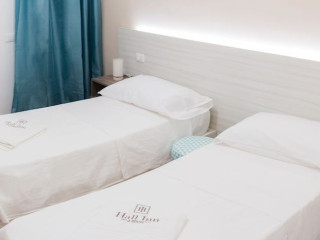 HALL INN B&B IN NAPLES