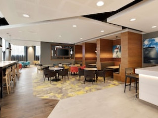 HAMPTON BY HILTON LONDON DOCKLANDS