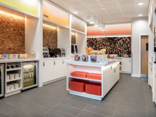 HAMPTON BY HILTON LONDON DOCKLANDS