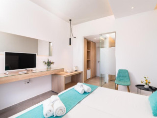 Happy Days Hotel Tholos