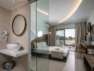 Happydays Hotel Adults Only