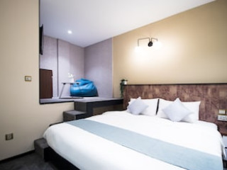 HARBOUR VILLE HOTEL HAMILTON - LAVENDER (SG CLEAN)