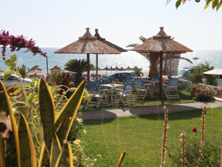 Harris Hotel & Apartments