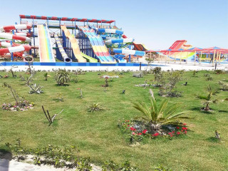 Hawaii Paradise Aqua Park Resort