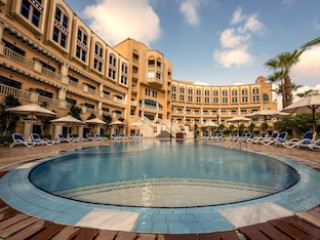 HELNAN DREAMLAND HOTEL & CONFERENCE CENTER