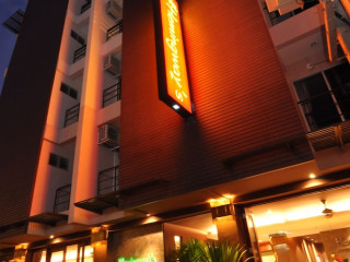 Hemingway's Hotel