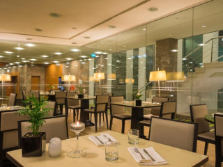 Hotel Oxford Inns  Suites