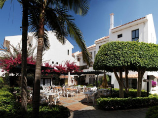 HG Cristian Sur Apartments