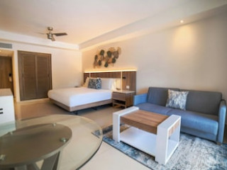 HIDEAWAY AT ROYALTON PUNTA CANA AN AUTOGRAPH COLLECTION ALL INCLUSIVE RESORT & CASINO – ADULTS ONLY