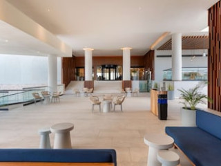 Hilton Cancun Mar Caribe All-Inclusive Resort