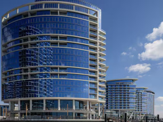 Hilton Dubai Creek Hotel & Residences