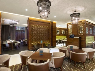 Hilton Garden Inn Dubai Al Muraqabat 