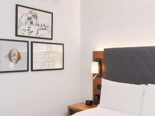 HILTON LONDON OLYMPIA