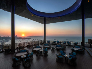 ABACUS HOTEL****