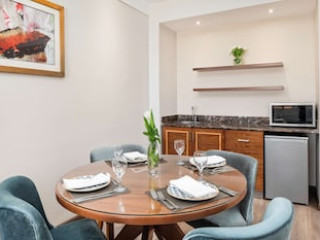 HILTON PYRAMIDS GOLF