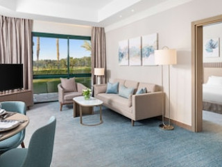 HILTON PYRAMIDS GOLF