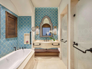 Hilton Salwa Beach Resort and Villas