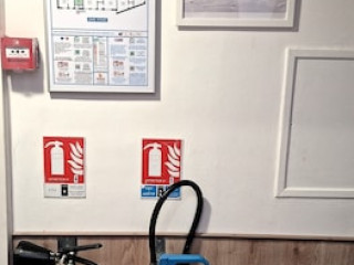 HIPOTEL PARIS GAMBETTA REPUBLIQUE