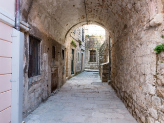 Historic Downtown Apartments & Rooms