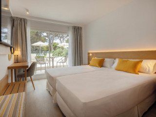 Hm Isabela - Adults Only