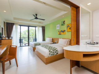 Holiday Ao Nang Beach Resort