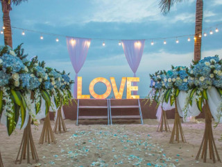 Holiday Beach Hotel Danang