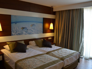 ADELLA HOTEL