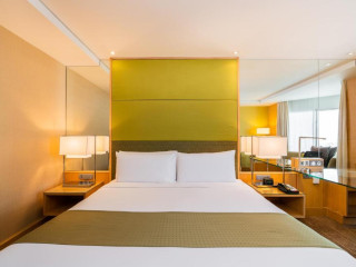 Holiday Inn Bangkok Silom