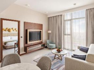 Holiday Inn Dubai Al-Maktoum Airport