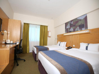 Holiday Inn Express Airport