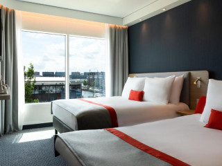 Holiday Inn Express Amsterdam - North Riverside, an IHG Hotel