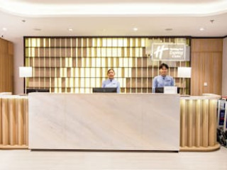 HOLIDAY INN EXPRESS AND SUITES BANGKOK CENTRAL PIER, AN IHG HOTEL