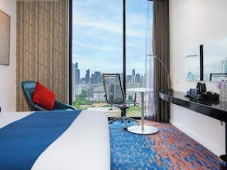 HOLIDAY INN EXPRESS BANGKOK SIAM