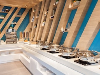 HOLIDAY INN EXPRESS BANGKOK SOI SOONVIJAI