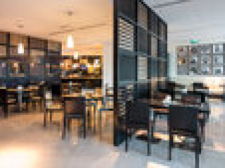 Holiday Inn Express DUBAI AIRPORT by IHG