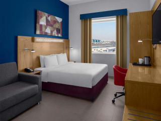 HOLIDAY INN EXPRESS DUBAI AIRPORT