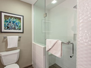 HOLIDAY INN EXPRESS HOTEL & SUITES HOLLYWOOD WALK OF FAME