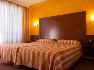 HOLIDAY INN EXPRESS JUMEIRAH