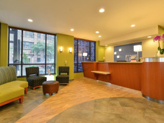 Holiday Inn Express New York - Manhattan West Side, an IHG Hotel