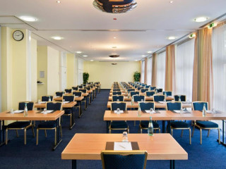 Holiday Inn Munich - South, an IHG Hotel