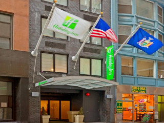 Holiday Inn New York City - Wall Street, an IHG Hotel