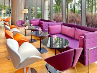 HOLIDAY INN SINGAPORE ATRIUM (SG CLEAN)