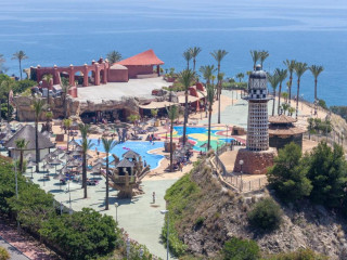 Holiday World Resort