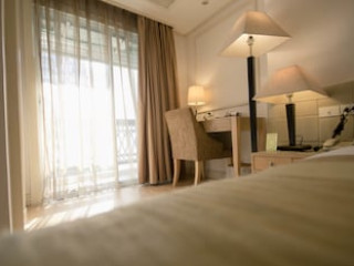 HOPE LAND EXECUTIVE SERVICED APARTMENT (SHA)