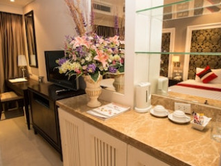 HOPE LAND HOTEL & EXECUTIVE RESIDENCE (SHA)