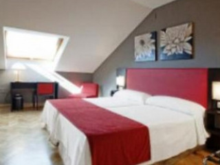 HOSTAL CARLOS III