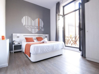 Hostal Live Barcelona