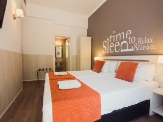 Hostal Live Barcelona