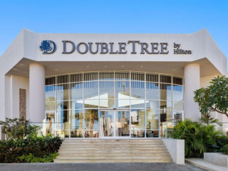 DoubleTree by Hilton Sharks Bay
