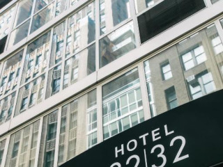 Hotel 32 32